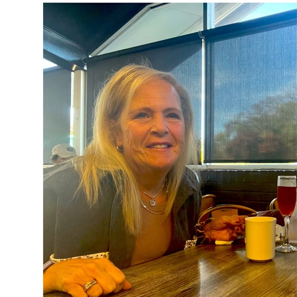 LIVE SHOWS - Picture 1 of 1